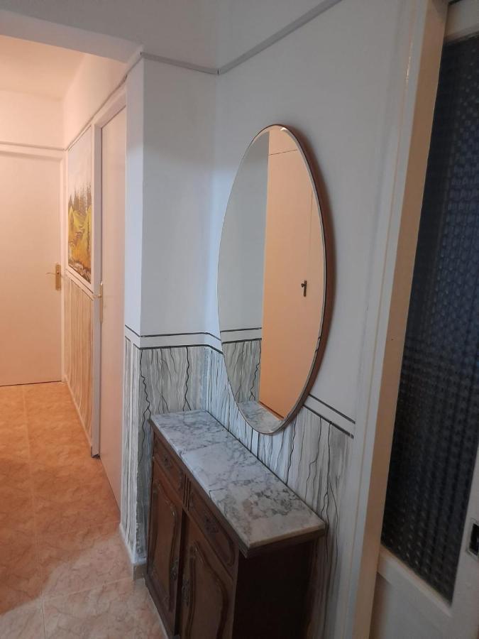 Apartament Carrer I'Iiia เกรา เด กัสเตยอน ภายนอก รูปภาพ
